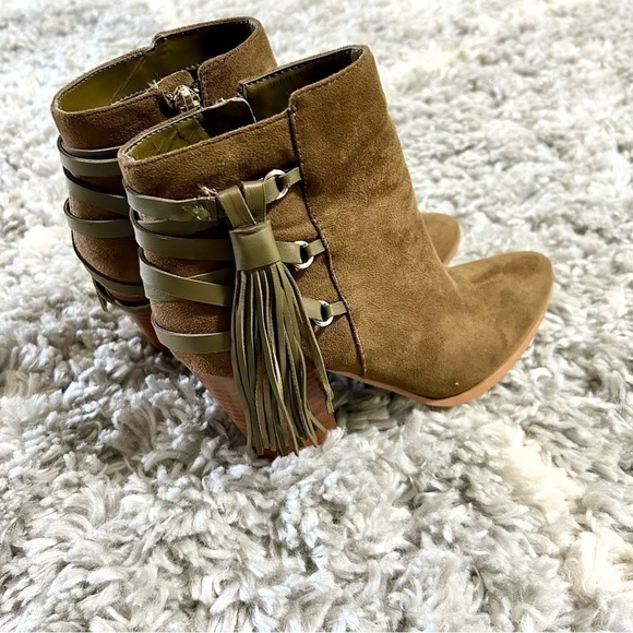 Marc Fisher Kadey Tassel Fringe Suede Ankle Boot sz 5 - Picture 3 of 6